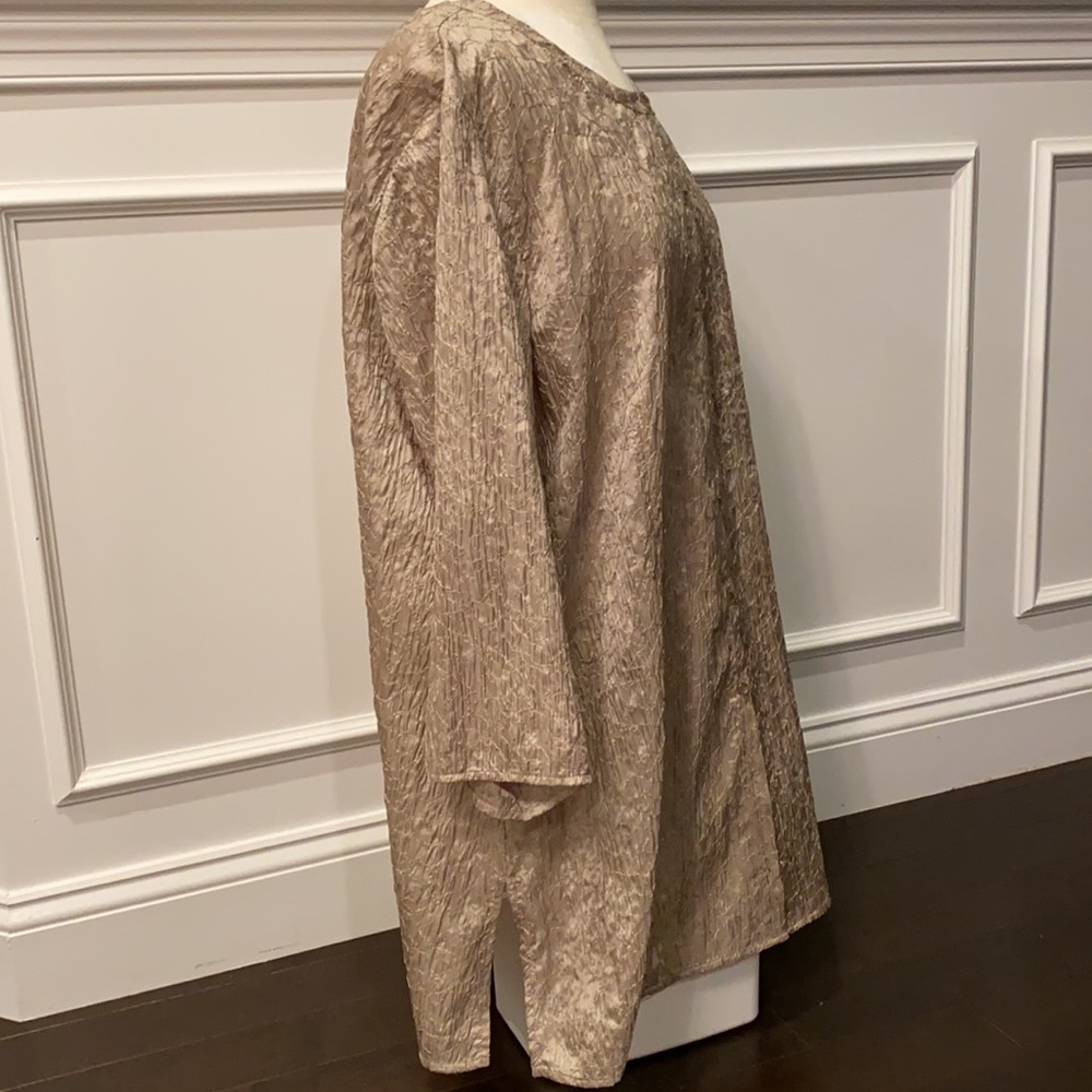 Chico’s NWT taupe w/woven gold button down jacket/tunic Chico’s size 3/US 16 - Picture 3 of 8